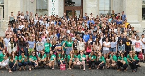 The Fall 2012 Honors 101 co-chairs, mentors, and mentees pose as a group.